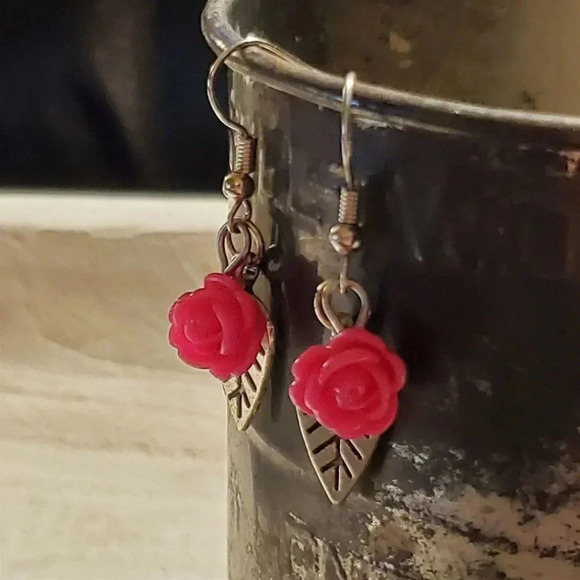 Handcrafted Antique Silver Leaf Deep Pink Lucite Rose Dangle Earrings - Picture 6 of 8